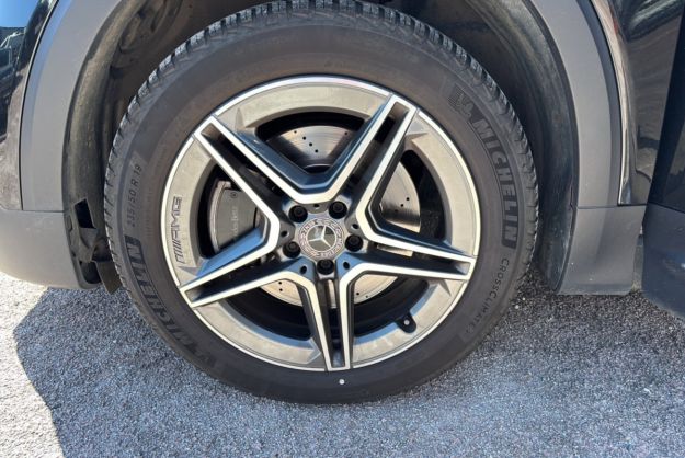 MERCEDES-BENZ GLB 220D 4MATIC AMG LINE 7PL