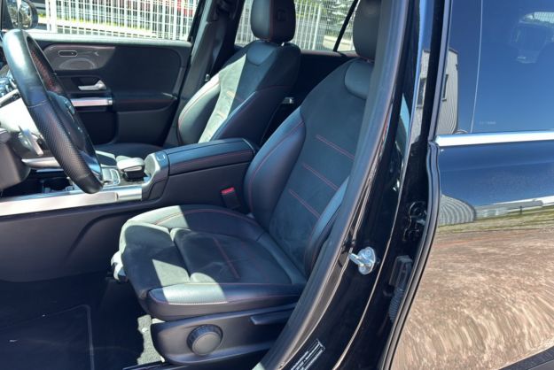 MERCEDES-BENZ GLB 220D 4MATIC AMG LINE 7PL