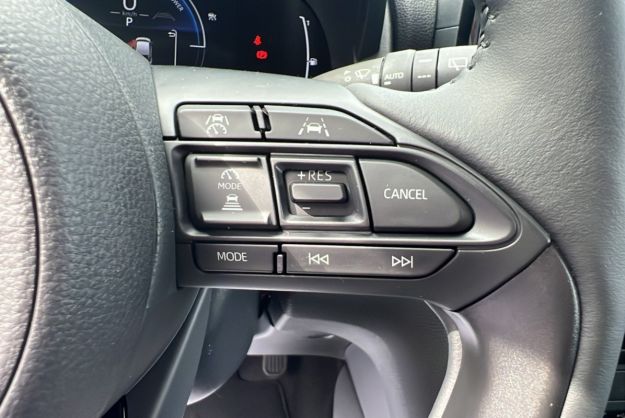 TOYOTA YARIS CROSS HYBRIDE 116 DESIGN PLUS