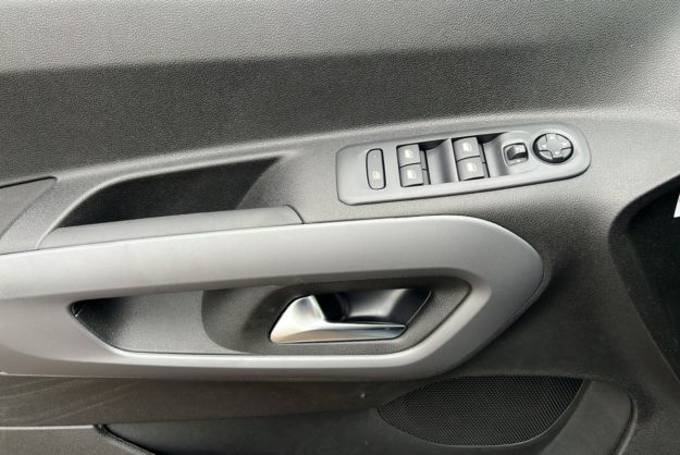 CITROEN BERLINGO HDI 130 EAT8 MAX TPANO