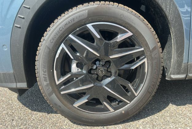 PEUGEOT 3008 HYBRID 145 E-DCS6 GT GRIP 360