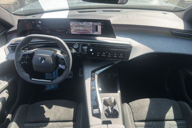 PEUGEOT 3008 HYBRID 145 E-DCS6 GT GRIP 360