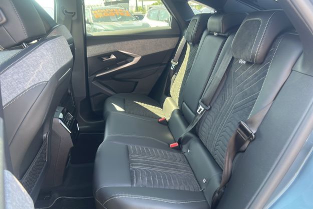 PEUGEOT 3008 HYBRID 145 E-DCS6 GT GRIP 360