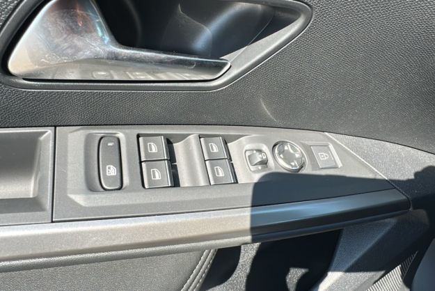 PEUGEOT 3008 HYBRID 145 E-DCS6 GT GRIP 360