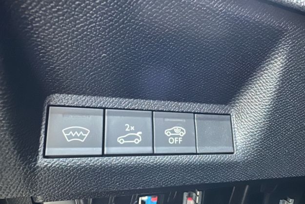 PEUGEOT 3008 HYBRID 145 E-DCS6 GT GRIP 360