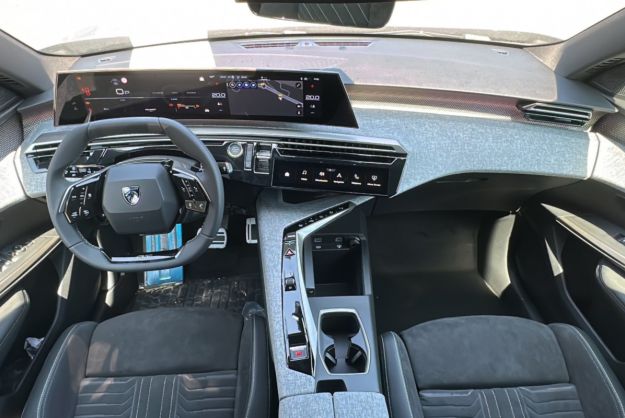 PEUGEOT 3008 HYBRID 145 E-DCS6 GT GRIP 360
