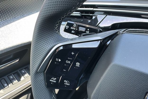 PEUGEOT 3008 HYBRID 145 E-DCS6 GT GRIP 360