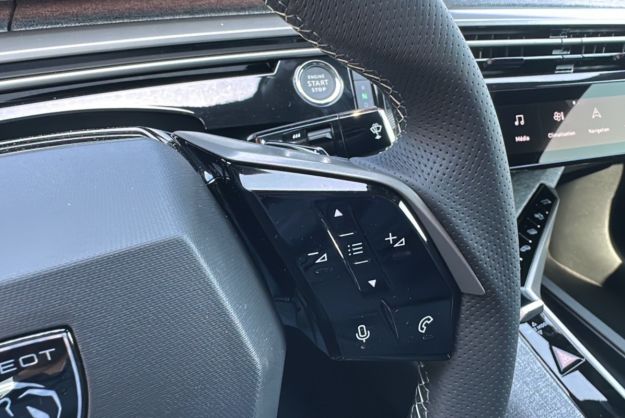 PEUGEOT 3008 HYBRID 145 E-DCS6 GT GRIP 360