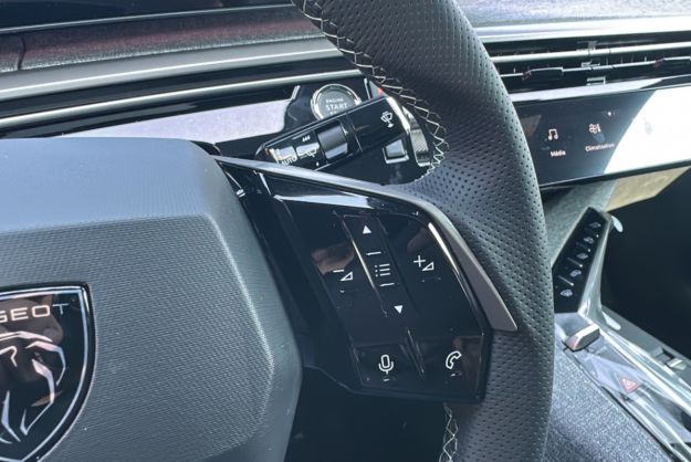 PEUGEOT 3008 HYBRID 145 E-DCS6 GT GRIP 360