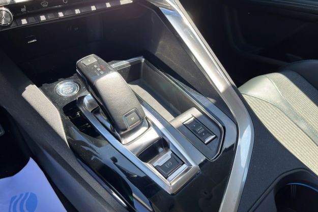 PEUGEOT 5008 BLUEHDI 130 EAT8 ALLURE PACK