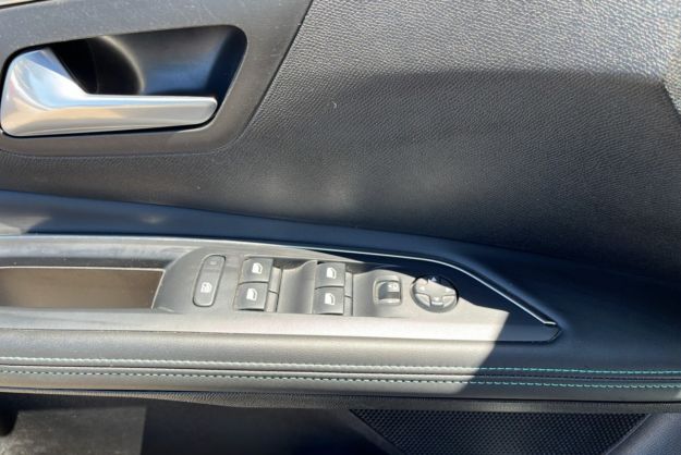 PEUGEOT 5008 BLUEHDI 130 EAT8 ALLURE PACK