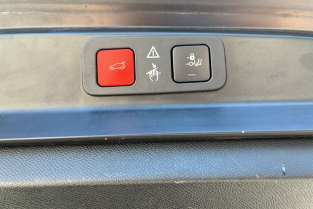 PEUGEOT 5008 BLUEHDI 130 EAT8 ALLURE PACK