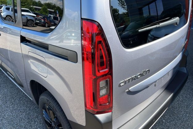 CITROEN BERLINGO HDI 130 EAT8 PLUS SURÉQUIPÉ