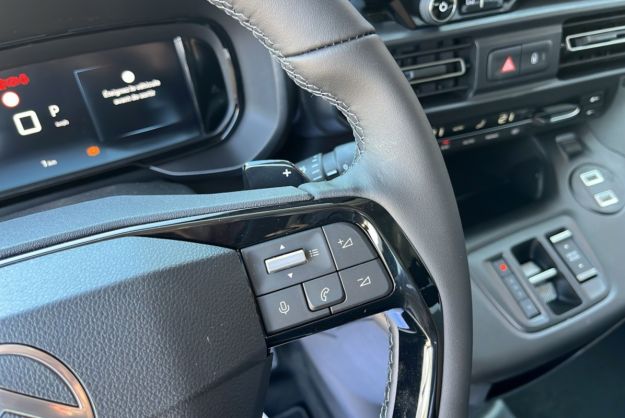 CITROEN BERLINGO HDI 130 EAT8 PLUS SURÉQUIPÉ