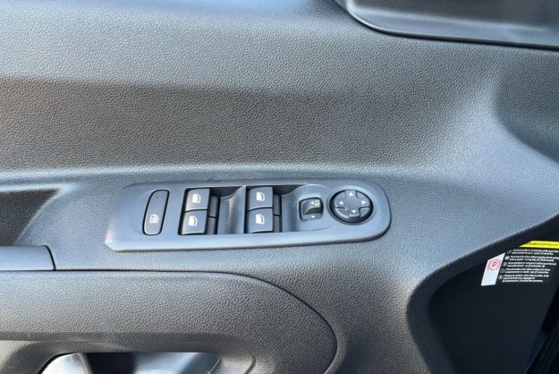 CITROEN BERLINGO HDI 130 EAT8 PLUS SURÉQUIPÉ