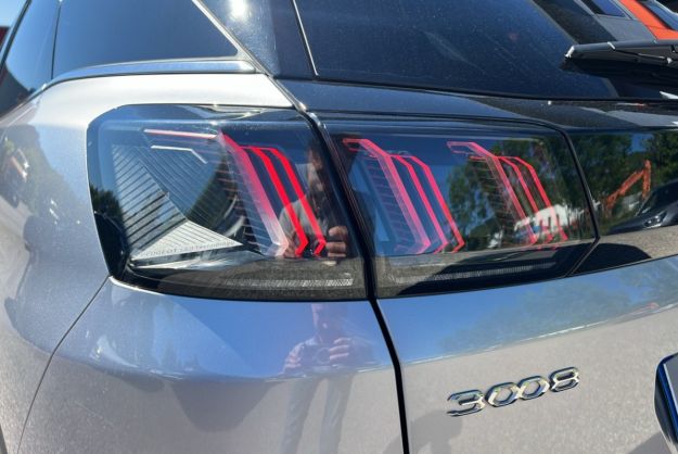 PEUGEOT 3008 HDI 130 GT EAT8