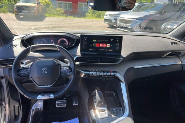 PEUGEOT 3008 HDI 130 GT EAT8