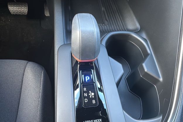 TOYOTA C-HR 1.8 HYBRID 140 DESIGN PLUS