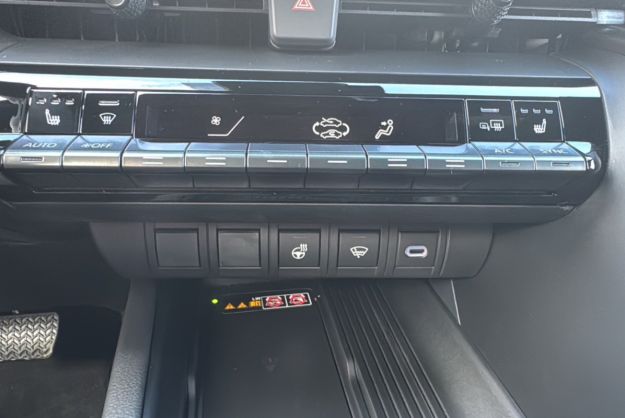 TOYOTA C-HR 1.8 HYBRID 140 DESIGN PLUS