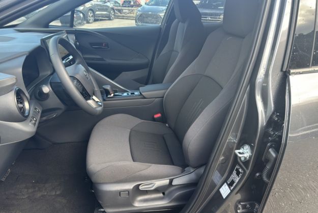 TOYOTA C-HR 1.8 HYBRID 140 DESIGN PLUS