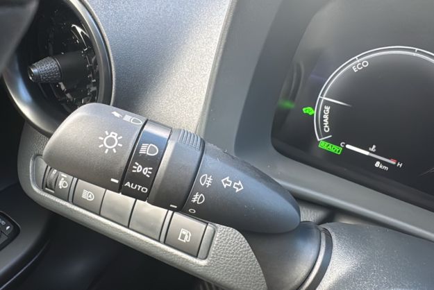 TOYOTA C-HR 1.8 HYBRID 140 DESIGN PLUS