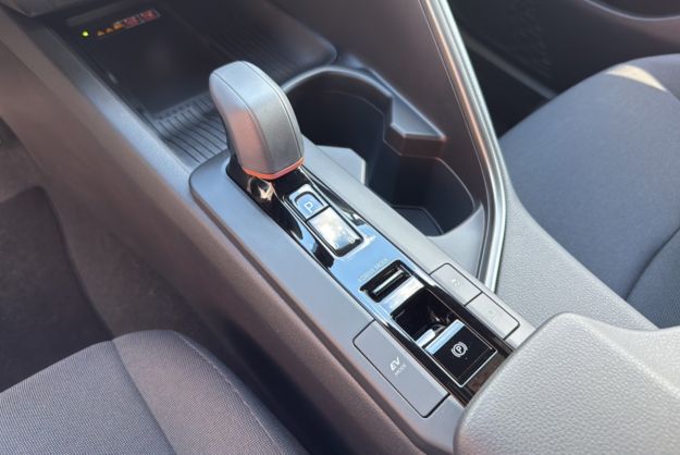 TOYOTA C-HR 1.8 HYBRID 140 DESIGN PLUS