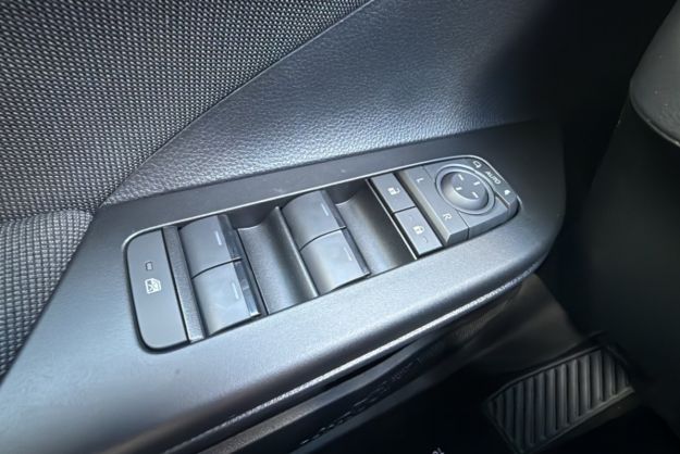 TOYOTA C-HR 1.8 HYBRID 140 DESIGN PLUS