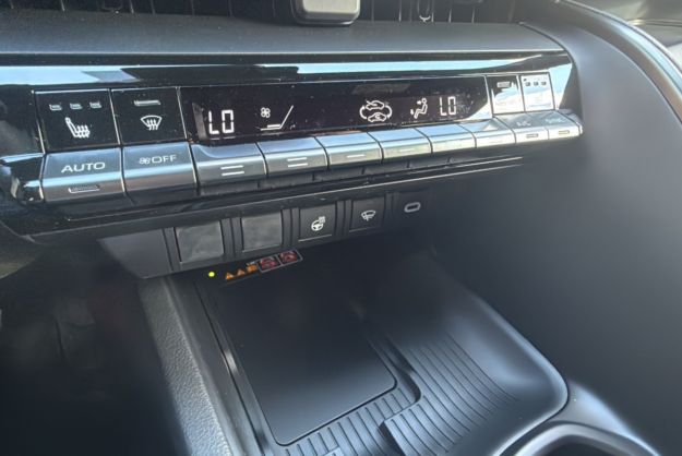 TOYOTA C-HR 1.8 HYBRID 140 DESIGN PLUS