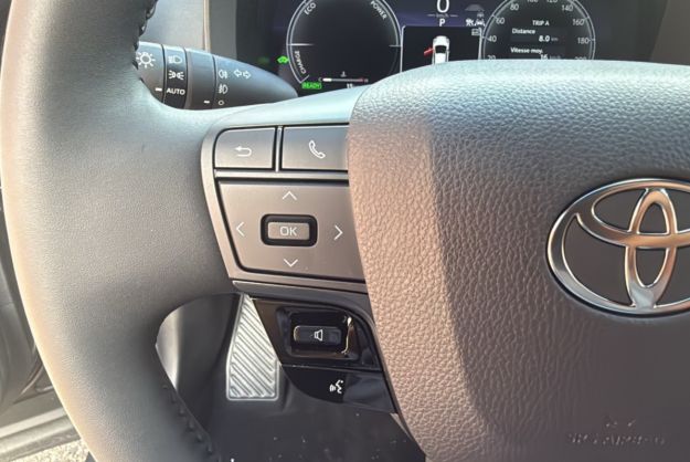 TOYOTA C-HR 1.8 HYBRID 140 DESIGN PLUS