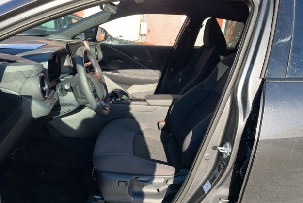 TOYOTA C-HR 1.8 HYBRID 140 DESIGN PLUS