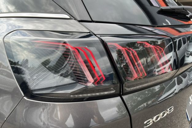 PEUGEOT 3008 1.5 BLUEHDI 130 EAT8 GT