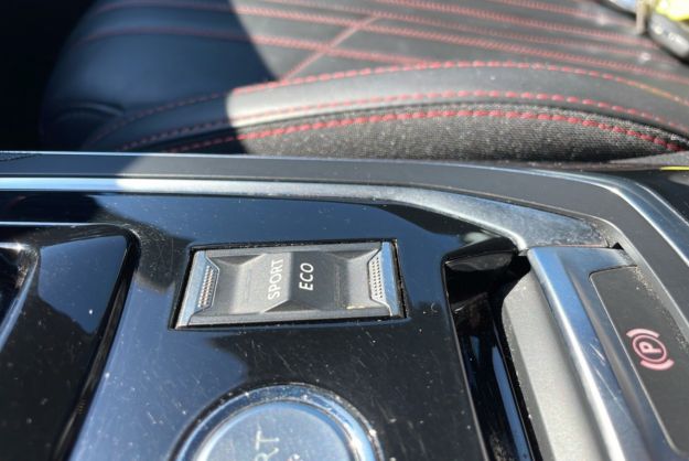PEUGEOT 308 130 CH EAT8 GT LINE