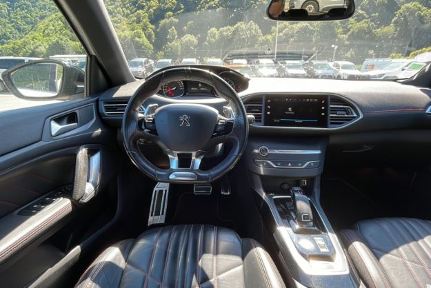PEUGEOT 308 130 CH EAT8 GT LINE