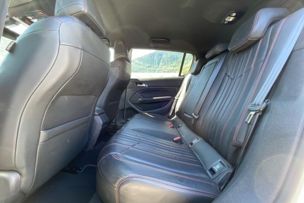 PEUGEOT 308 130 CH EAT8 GT LINE