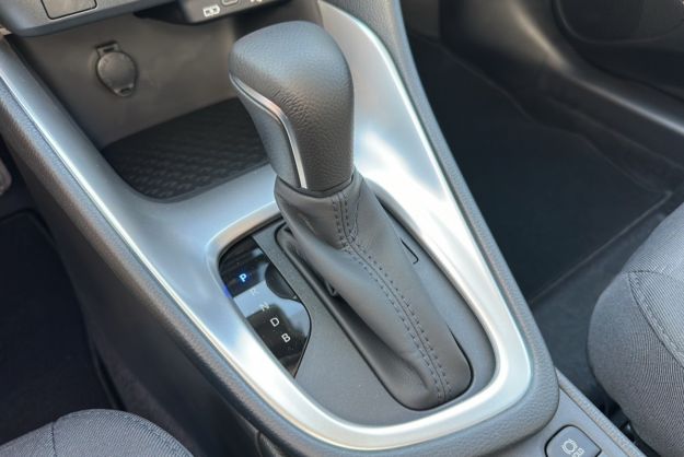 TOYOTA YARIS HYBRIDE 116 BVA DYNAMIC