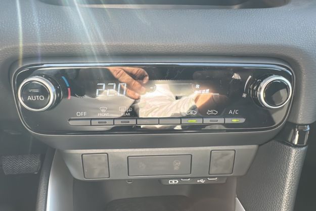 TOYOTA YARIS HYBRIDE 116 BVA DYNAMIC