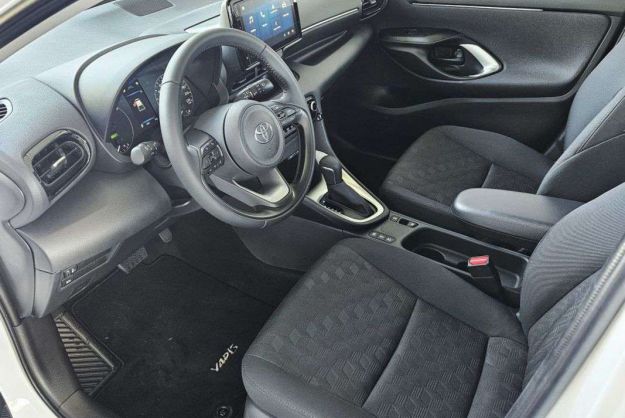 TOYOTA YARIS HYBRIDE 116 BVA DYNAMIC