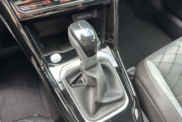 VOLKSWAGEN T-ROC TSI 150 DSG7 R-LINE