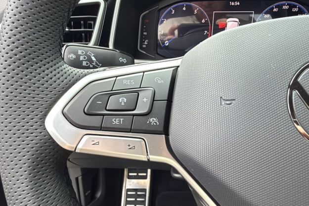 VOLKSWAGEN T-ROC TSI 150 DSG7 R-LINE