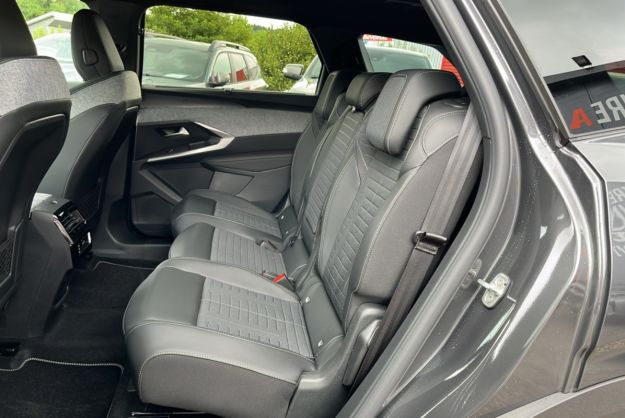 PEUGEOT 5008 HYBRID 145 E-DCS6 GT 360 7PL