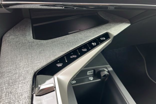 PEUGEOT 5008 HYBRID 145 E-DCS6 GT 360 7PL