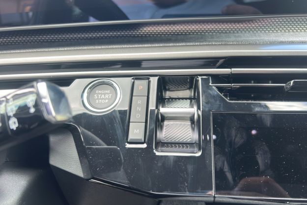 PEUGEOT 5008 HYBRID 145 E-DCS6 GT 360 T.O