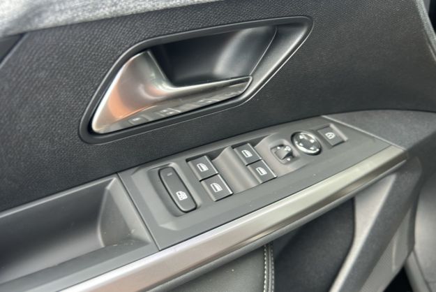 PEUGEOT 5008 HYBRID 145 E-DCS6 GT 360 T.O