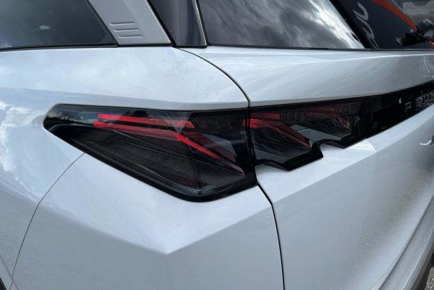 PEUGEOT 5008 HYBRID 145 E-DCS6 GT 360 T.O
