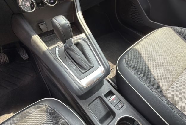 RENAULT CAPTUR 1.3 TCE 140 EDC INTENS