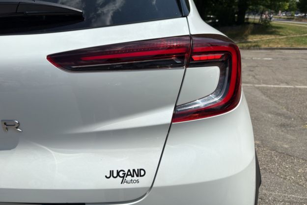 RENAULT CAPTUR 1.3 TCE 140 EDC INTENS