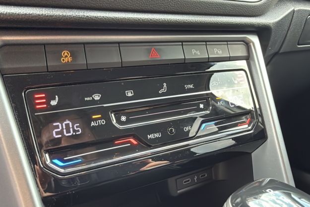 VOLKSWAGEN T-ROC NEW TSI 150 DSG LIFE PLUS
