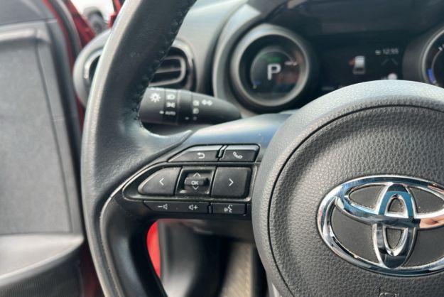 TOYOTA YARIS CROSS 1.5 116 HYBRID DESIGN AWD