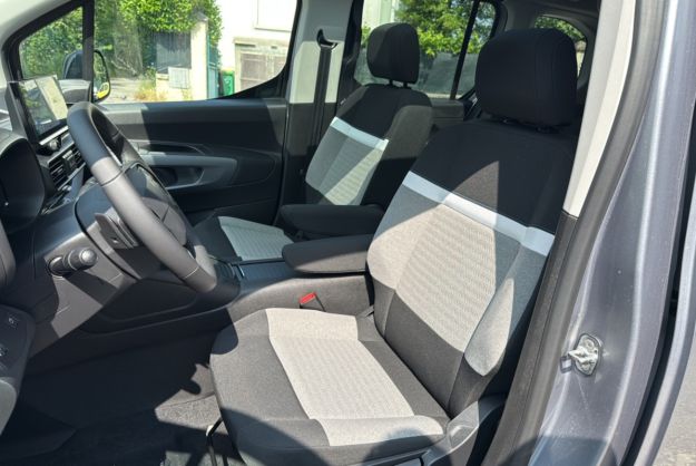 CITROEN BERLINGO HDI 130 EAT8 MAX SURÉQUIPÉ