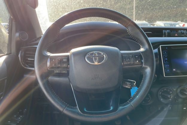 TOYOTA HILUX 2.4 150 XTRA LEGENDE